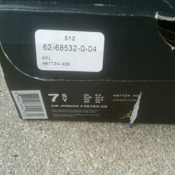 Shoes. Youth Size 7.5 The shoe was worn 1 time. - Picture 4 of 6